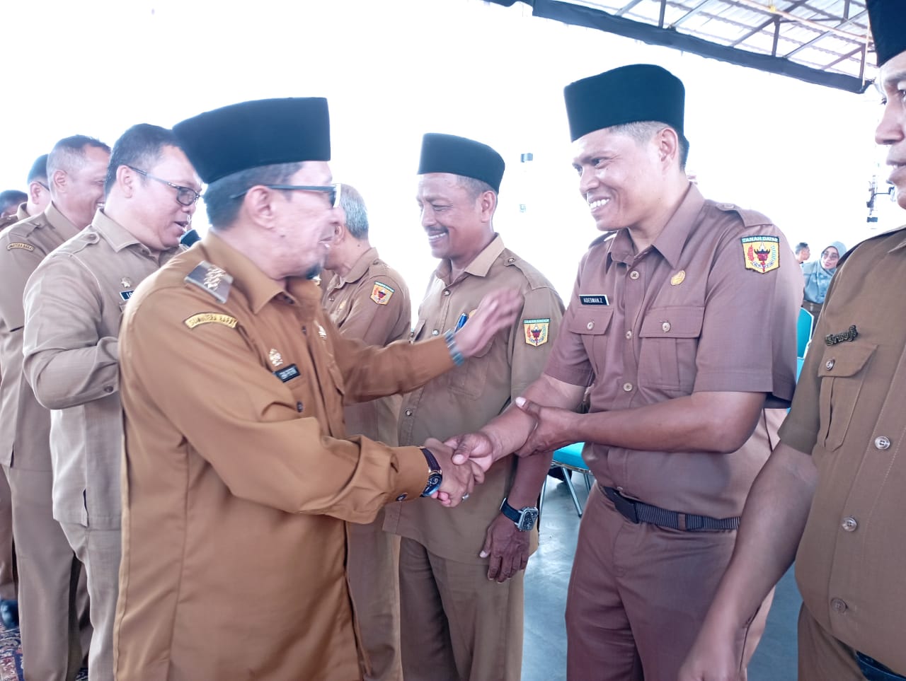 Bupati Eka Putra ucapkan selamat pada PJ Wali Nagari Minangkabau Andesman. Z, Sp